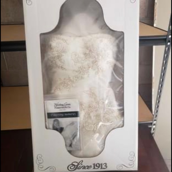 Wedding Dress-Sz 8 - Picture 2 of 4